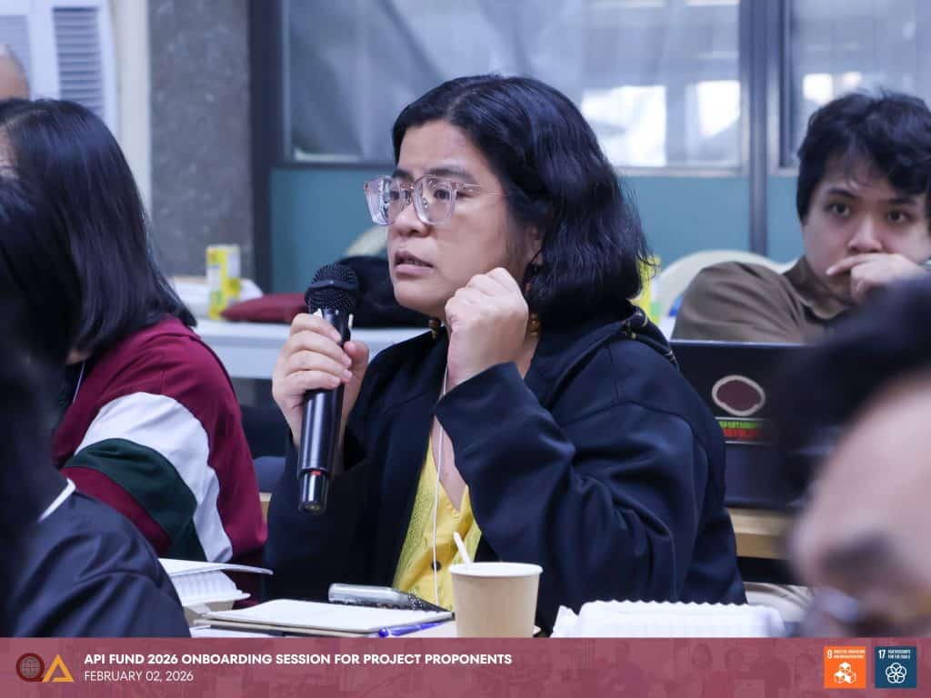 Project proponents from different academic units engaged in the open forum, addressing their questions directly to the resource speakers.