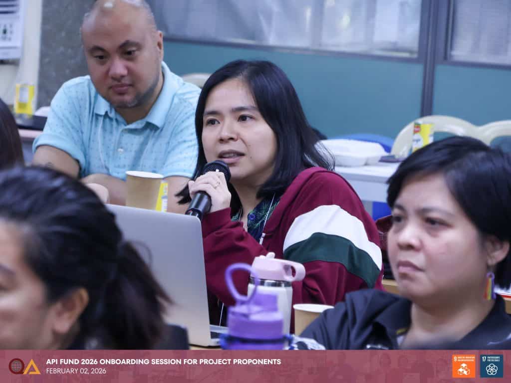 Project proponents from different academic units engaged in the open forum, addressing their questions directly to the resource speakers.