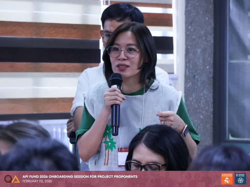 Project proponents from different academic units engaged in the open forum, addressing their questions directly to the resource speakers.