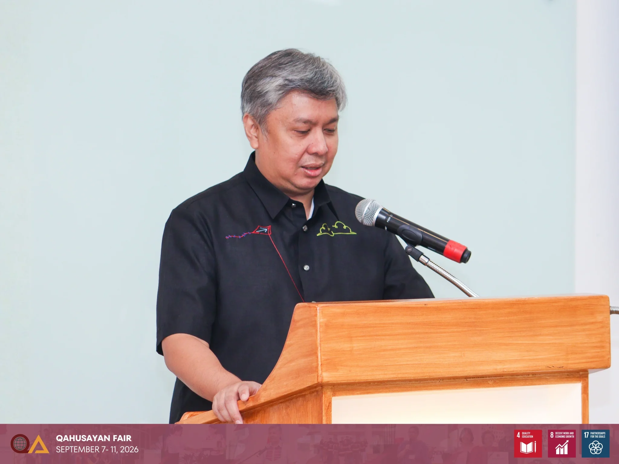 UPD Chancellor Edgardo Carlo L. Vistan II delivered his message at the QAhusayan Fair opening ceremony.
